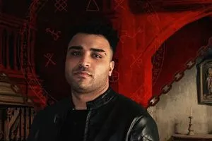 الحبس لمطرب بسبب أغنية