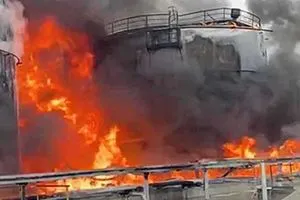 أوكرانيا تعلن قصف مستودع نفط وترسانة صواريخ في روسيا