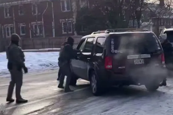 مقتل امرأة على يد رجل أمن في مدينة مينيابوليس الأمريكية وكالة الانباء العراقية واع