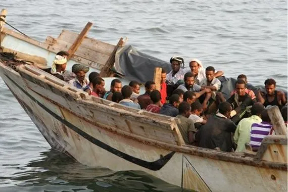 مصرع 22 مهاجراً إثيوبياً بحادث مأساوي على طريق الهجرة إلى اليمن