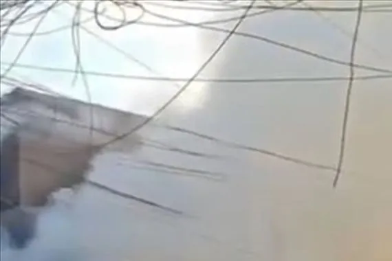 بمساعدة الجيران إنقاذ عائلة بعد احتراق منزلها في صلاح الدين فيديو