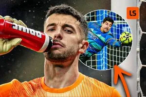 مجنون برشلونة يتخطى حارس ريال مدريد