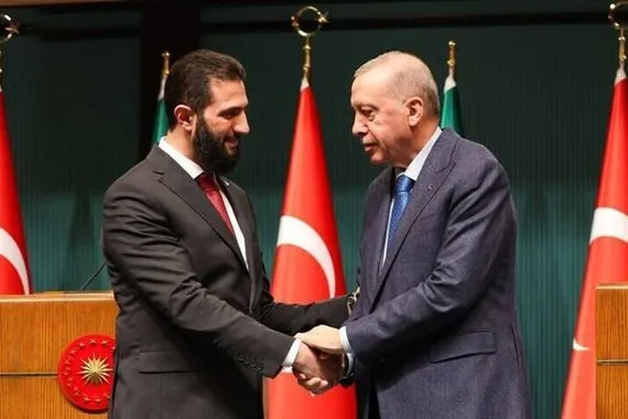 الشرع يؤكد لأردوغان الأولوية حماية المدنيين وتأمين حلب