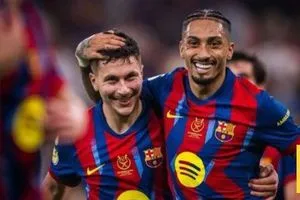 رافينيا يدعم روني بردغجي صورة