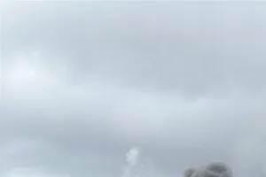 الآن سلسلة غارات إسرائيلية عنيفة تستهدف جنوب لبنان والبقاع ـ عاجل