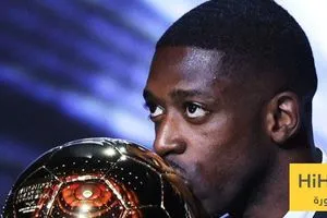 صاحب الكرة الذهبية يرفض التجديد