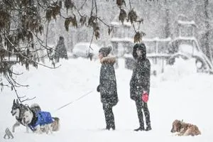 عاصفة موسكو الثلجية تاريخية تحطم أرقاما قياسية عمرها 56 عاما وكالة الانباء العراقية واع