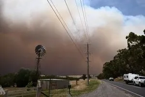 أستراليا حرائق الغابات تدمر منازل وتقطع الكهرباء عن عشرات الآلاف وكالة الانباء العراقية واع