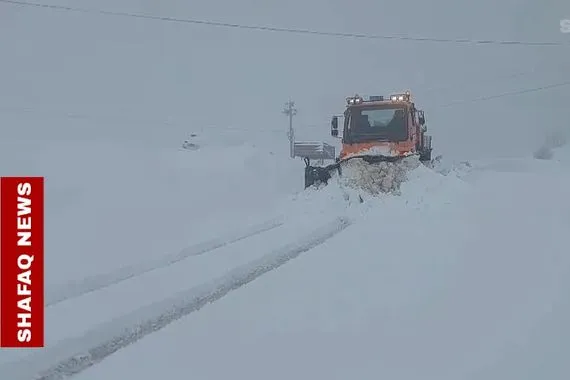 دهوك ثلوج بارتفاع 30 سم تشل حركة السير فيديو وصور شفق نيوز