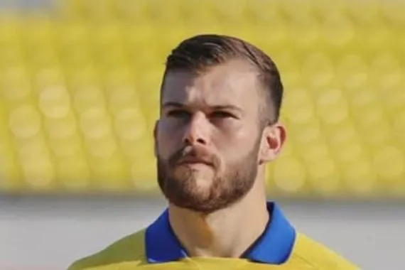 نوروز يعزز صفوفه بمدافع لبناني