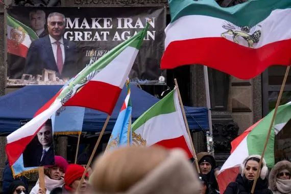 تحركات واسعة في لندن وباريس دعما للمتظاهرين في إيران