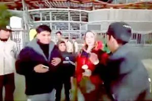 مقاطع فيديوية تنتشر لإبراز سلبية تجوال السياح الأجانب بمفردهم