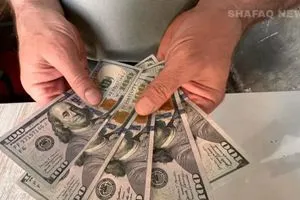 مع إغلاق البورصة أسعار الدولار تعاود الهبوط في بغداد وتستقر بأربيل شفق نيوز