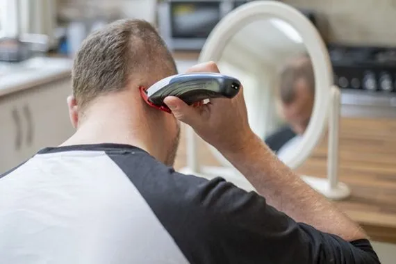 الكشف عن أول ماكينة حلاقة ذكية في العالم