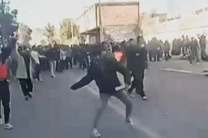 عوامل رئيسية في تحديد مستقبل إيران في ظل الاحتجاجات