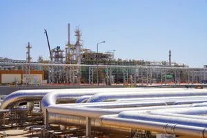 البيئة الصناعة النفطية تحظى برقابة خاصة للحد من آثارها البيئية