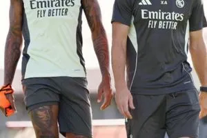 ميليتاو يودع الونسو بعد رحيله عن ريال مدريد