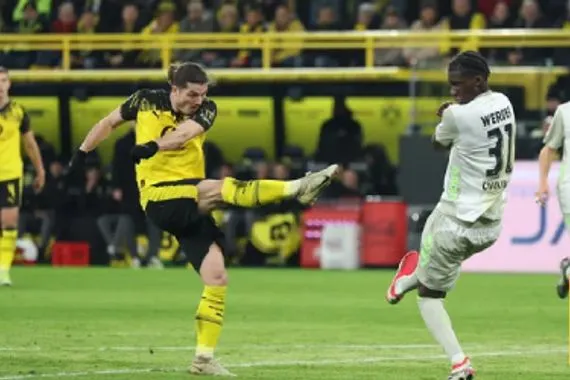 دورتموند يسقط بريمين بثلاثية ويضغط على بايرن ميونخ