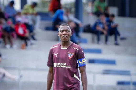 موهبة إكوادورية تحت الاختبار في برشلونة