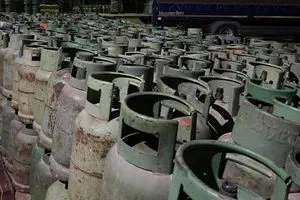 وزارة النفط أسطوانات الغاز متوفرة بكثرة وكالة الانباء العراقية واع