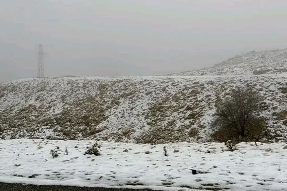 بالصور الثلوج تكسو قمة جبل سنجار في نينوى