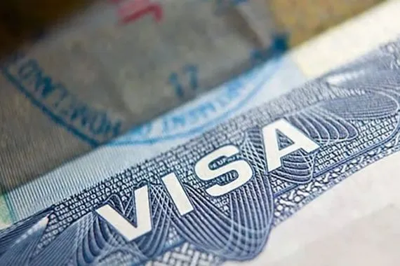 تفاصيل جديدة حول الغاء منح العراقيين التاشيرة الأميركية