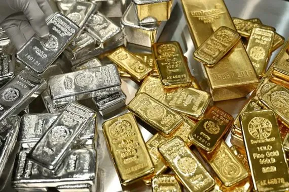 الذهب يحوم قرب أعلى مستوياته والفضة تقفز لتتجاوز 90 دولاراً لأول مرة بتاريخها شفق نيوز