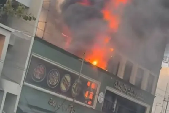 حريق كبير يلتهم مطعماً شهيراً وسط كركوك شفق نيوز