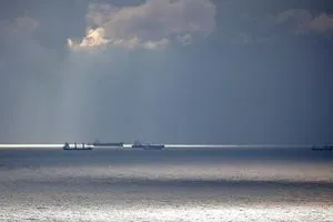 الدفاع الروسية تؤكد تعرض ناقلة نفط في البحر الأسود لهجوم مسيرات أوكرانية