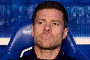 ماذا قال فليك عن إقالة تشابي ألونسو