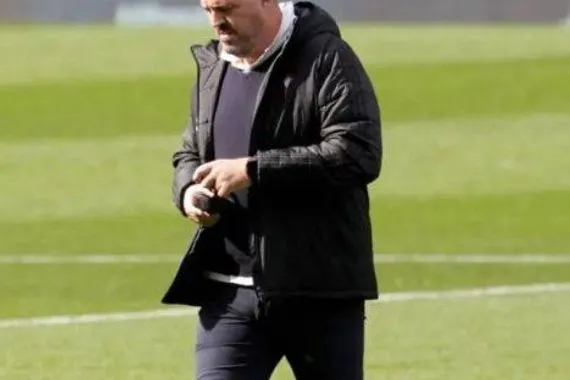 لاعب برشلونة السابق تشابي ألونسو كان سينجح مع ريال مدريد