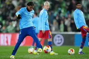 تأجيل مباراة برشلونة وراسينج لأسباب أمنية وكالة الانباء العراقية واع