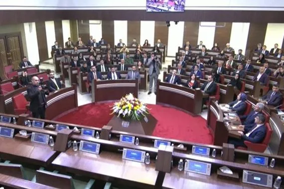 التوافق الكردي هش وفرص تشكيل الحكومة ضمن المدد الدستورية ضعيفة