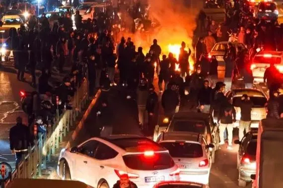 كندا تعلن مقتل أحد مواطنيها في إيران وتطالب بوضع حد للعنف شفق نيوز