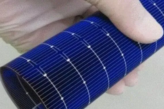 الصين تكشف عن لوحة شمسية بسمك ورقة وكفاءة أعلى شفق نيوز