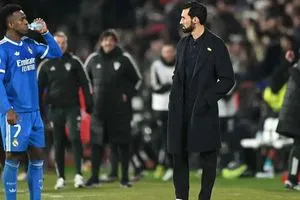 زلزال في مدريد عقب الإقصاء شكوك حول أربيلوا وكارفخال بلغنا القاع شفق نيوز