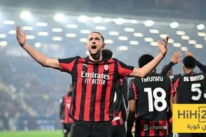 ميلان يضيف الهدف الثاني امام كومو