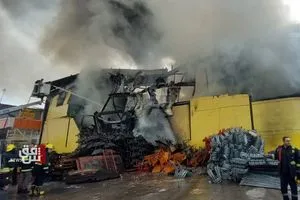 حريق يأتي على مخزن للبضائع في أربيل فيديو شفق نيوز