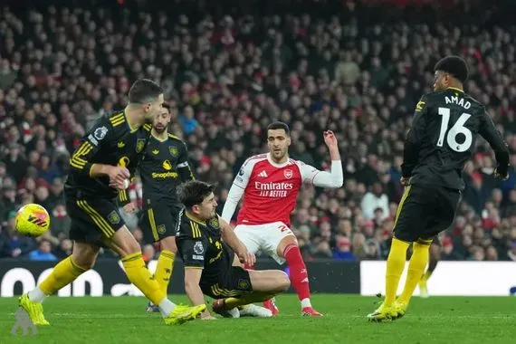 مانشستر يونايتد يهزم أرسنال ويعقّد صدارة البريمرليج وكالة الانباء العراقية واع