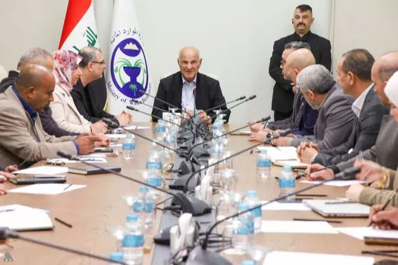 وزير الموارد يوجه بتعميم تجربة تربية الاسماك بالاحواض المغلقة وكالة الانباء العراقية واع