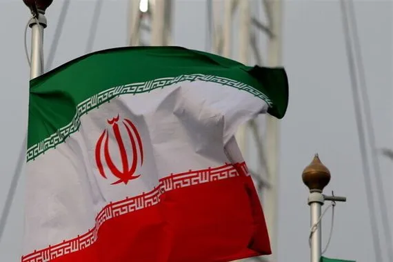 جامعة أمريكية تفصل ابنة مسؤول إيراني من منصبها