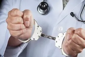 بعد انتحال صفة طبيب الإطاحة بتاجر مخدرات داخل عيادته شرقي بغداد