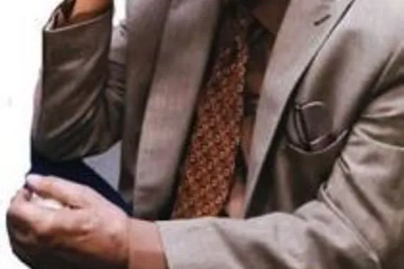 تجربة تشكيلية عراقية في مصر تستعيد النخيل والاهوار