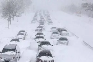 عاصفة ثلجية تشل حياة أكثر من 200 مليون أمريكي