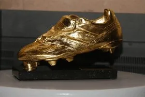 بالأرقام هكذا يتوزع هدافو القارة العجوز في سباق الحذاء الذهبي 2025 2026