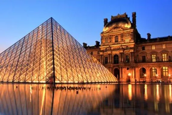 فرنسا متحف اللوفر يوصد ابوابه مجدداً