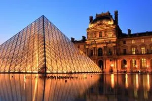 فرنسا متحف اللوفر يوصد ابوابه مجدداً