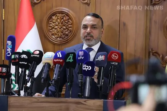 وزير التربية يحسم الجدل مخصصات الخدمة الجامعية مستمرة ولا إلغاء لأي فئة شفق نيوز