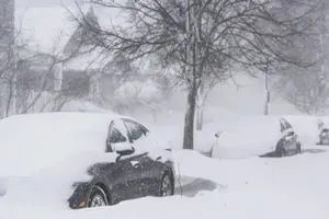 أميركا وفاة 11 شخصا ومئات الآلاف بلا كهرباء بسبب العاصفة الثلجية