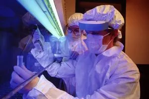 الذكاء الاصطناعي يخلق فيروسات حية في المختبر لأول مرة